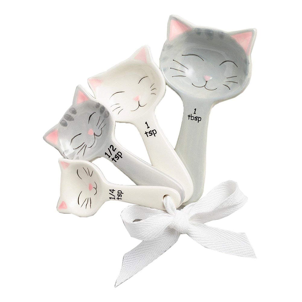 Cat-shaped measuring spoons.